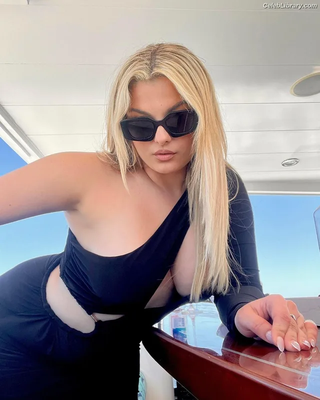 Bebe Rexha photo 10 of 404