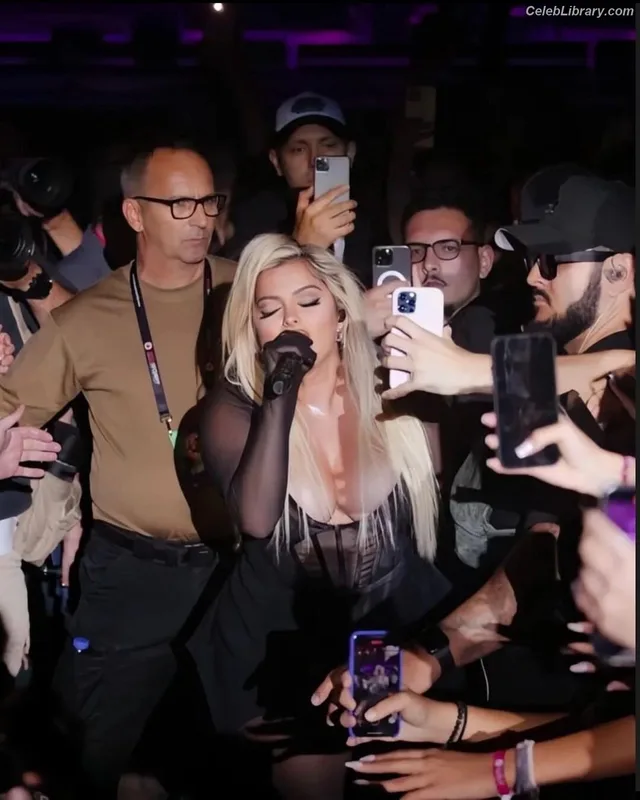Bebe Rexha photo 7 of 404