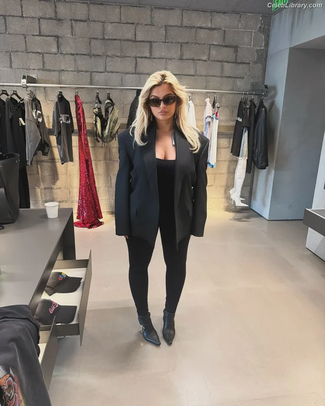 Bebe Rexha photo 14 of 404