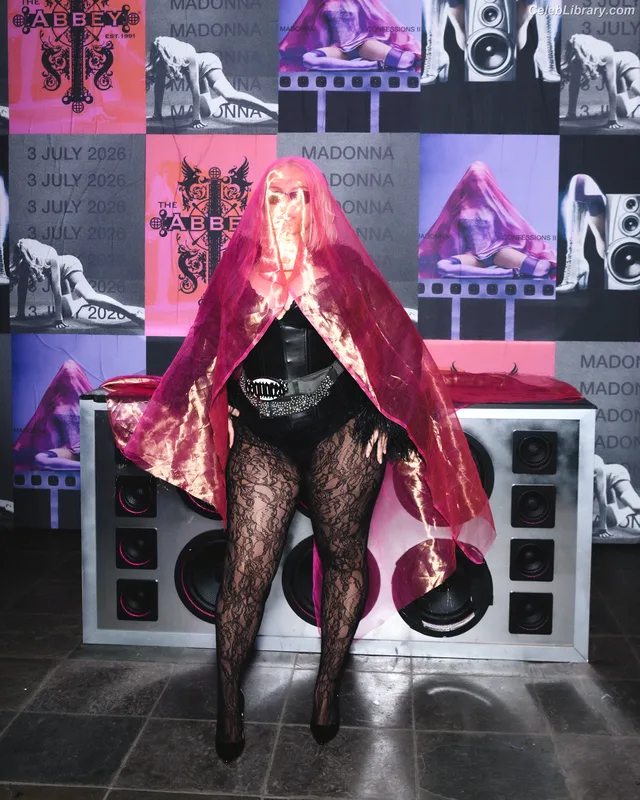 Bebe Rexha photo 2 of 404