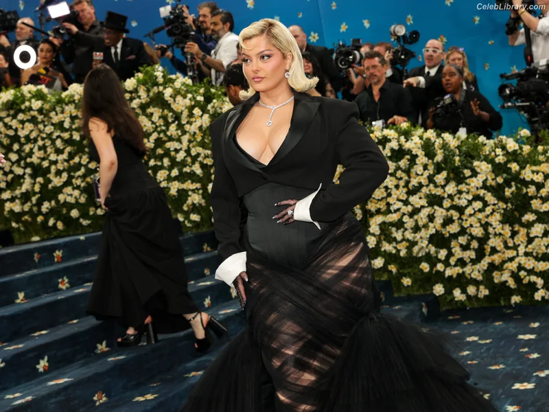 Bebe Rexha photo 12 of 404