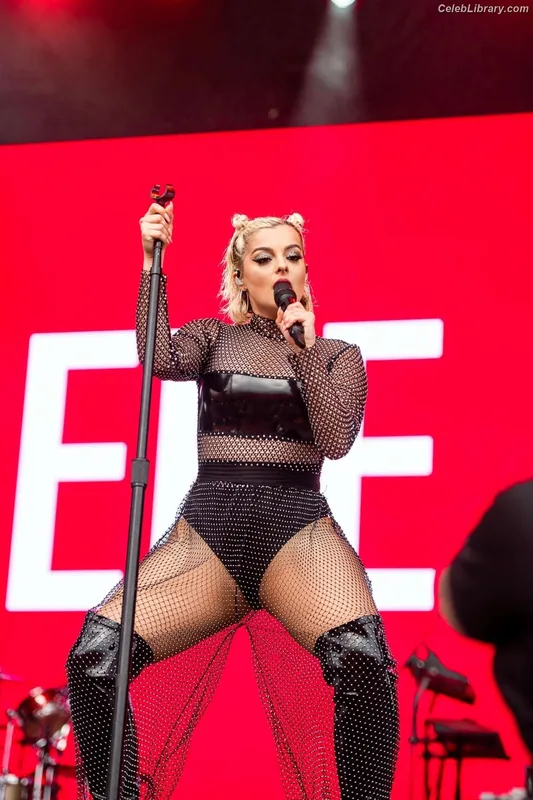 Bebe Rexha photo 2 of 404