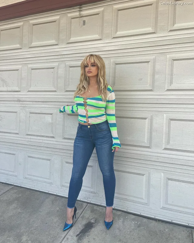 Bebe Rexha photo 6 of 404