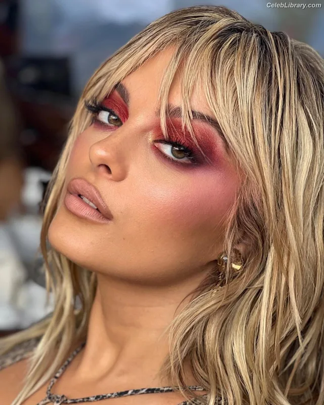Bebe Rexha photo 16 of 404