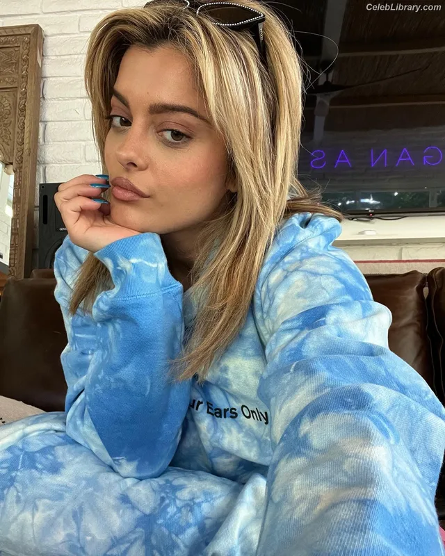 Bebe Rexha photo 10 of 404