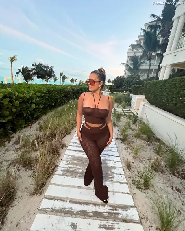 Bebe Rexha photo 21 of 404