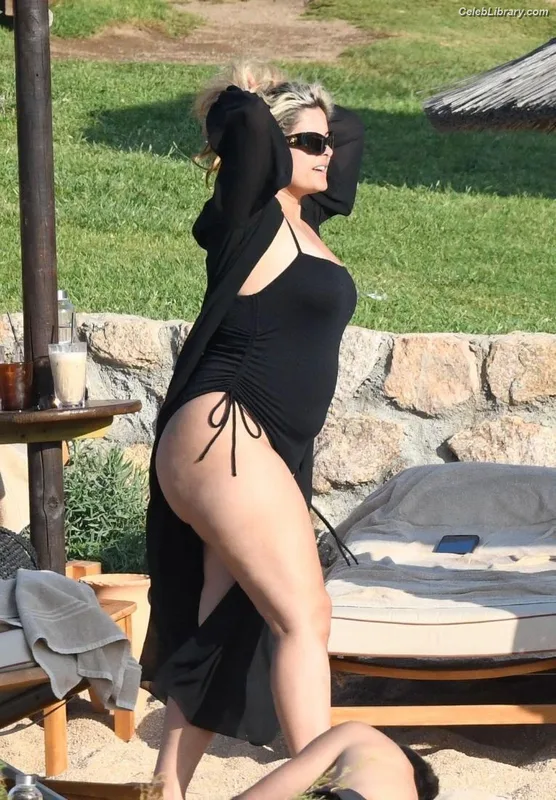 Bebe Rexha photo 13 of 404