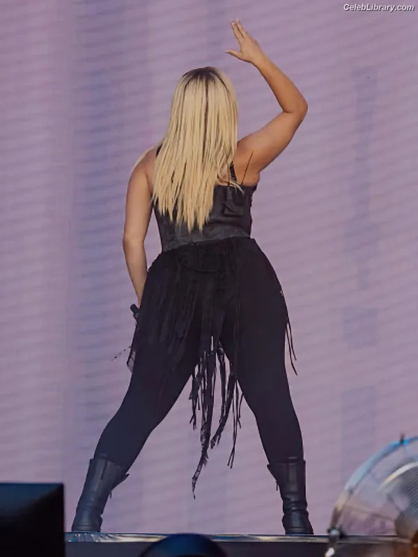 Bebe Rexha photo 15 of 404