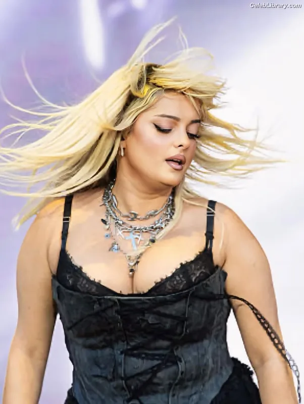Bebe Rexha photo 19 of 404