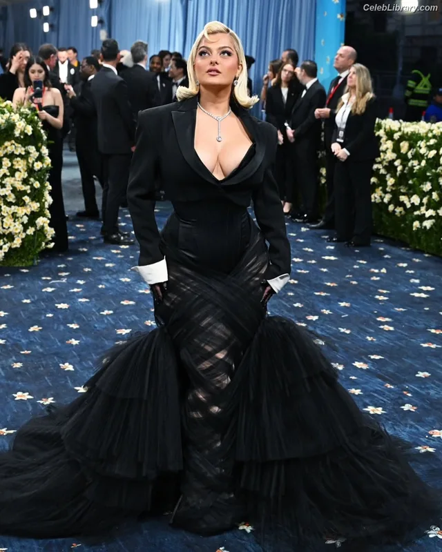 Bebe Rexha photo 7 of 404