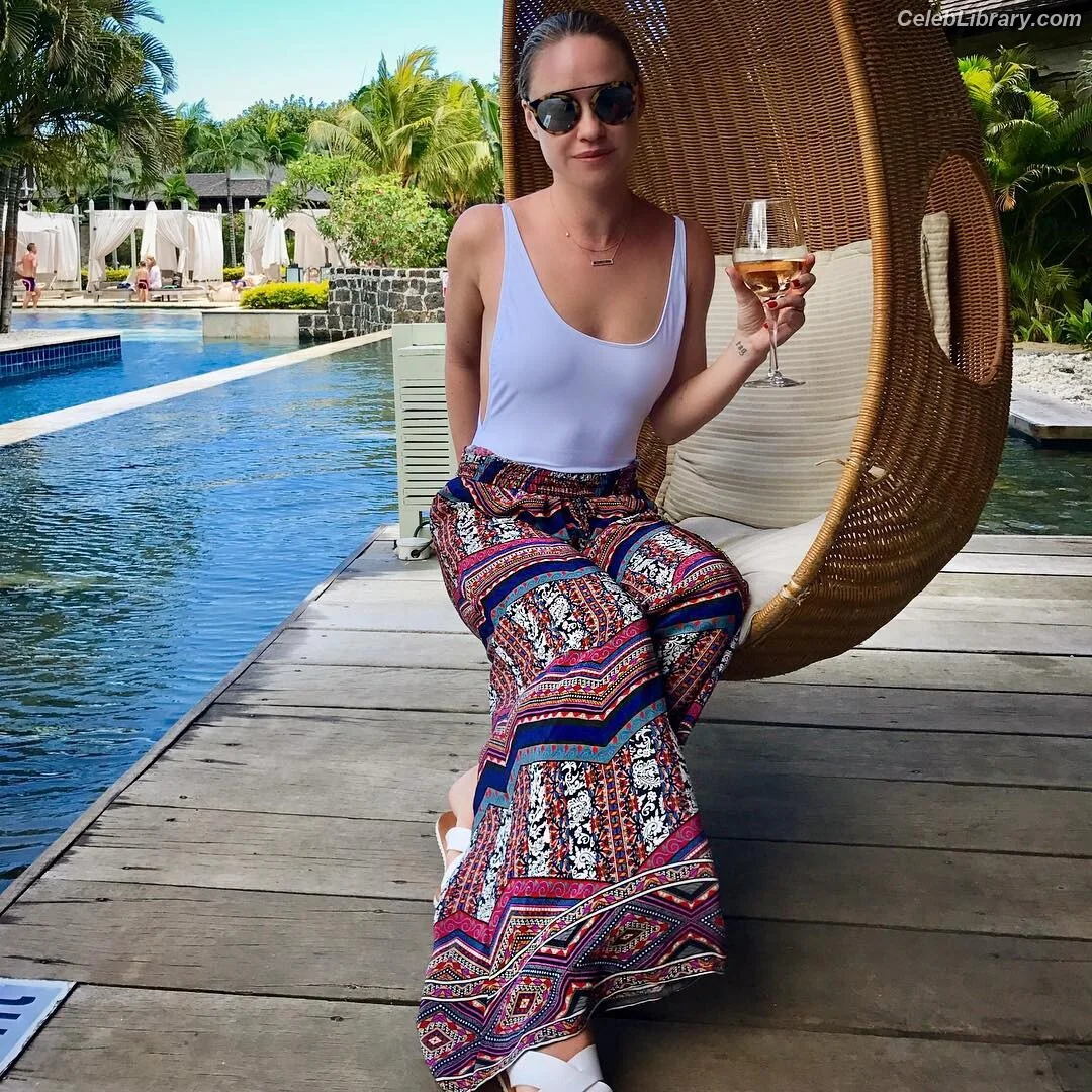 Becca Tobin photo 12 of 87