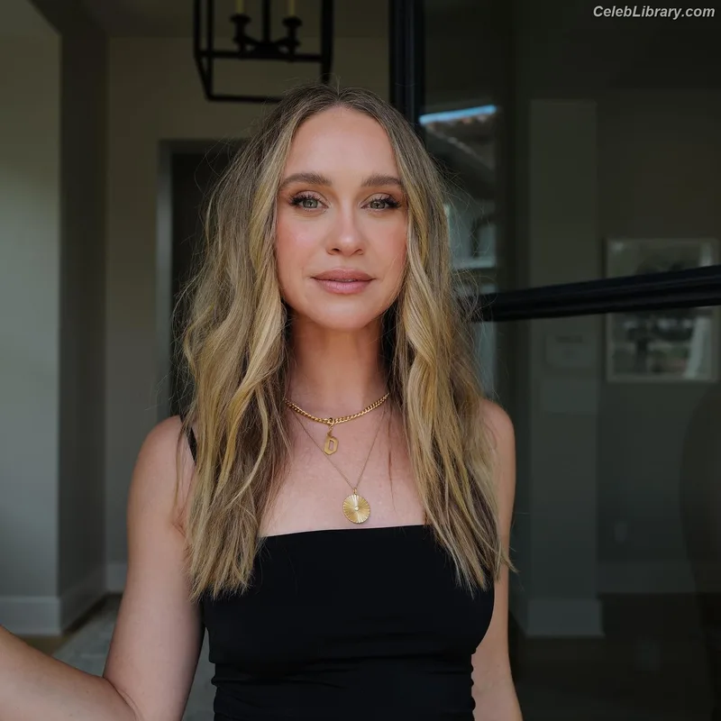 Becca Tobin photo 4 of 88
