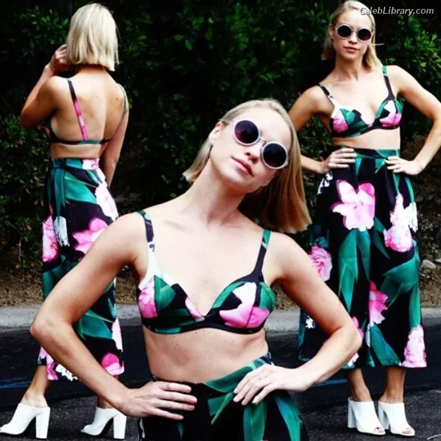 Becca Tobin photo 9 of 88