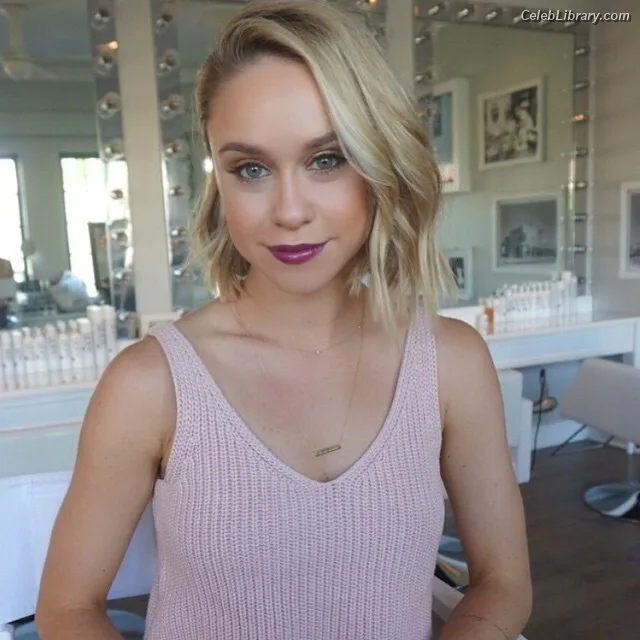 Becca Tobin photo 18 of 88