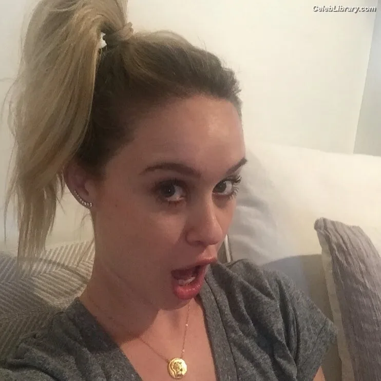 Becca Tobin photo 22 of 88