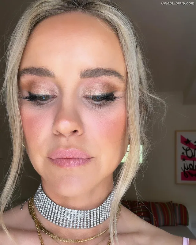 Becca Tobin photo 23 of 88