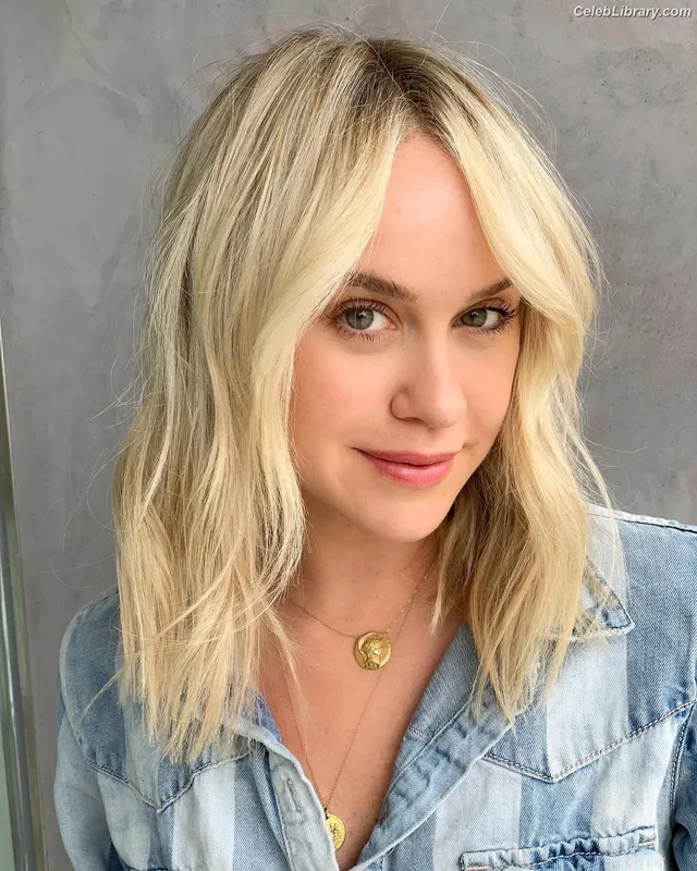 Becca Tobin photo 9 of 88