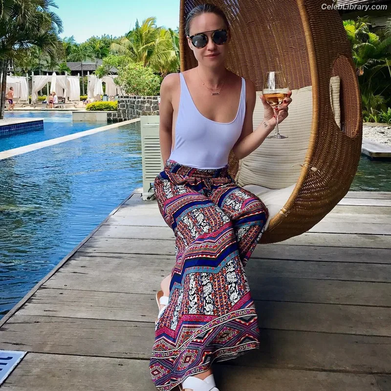 Becca Tobin photo 12 of 88
