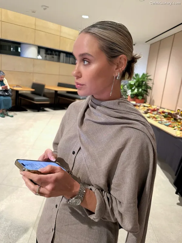 Becca Tobin photo 1 of 88