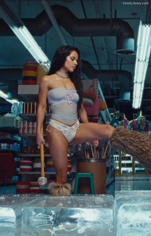 Becky G photo 11 of 806