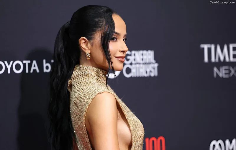 Becky G photo 7 of 806