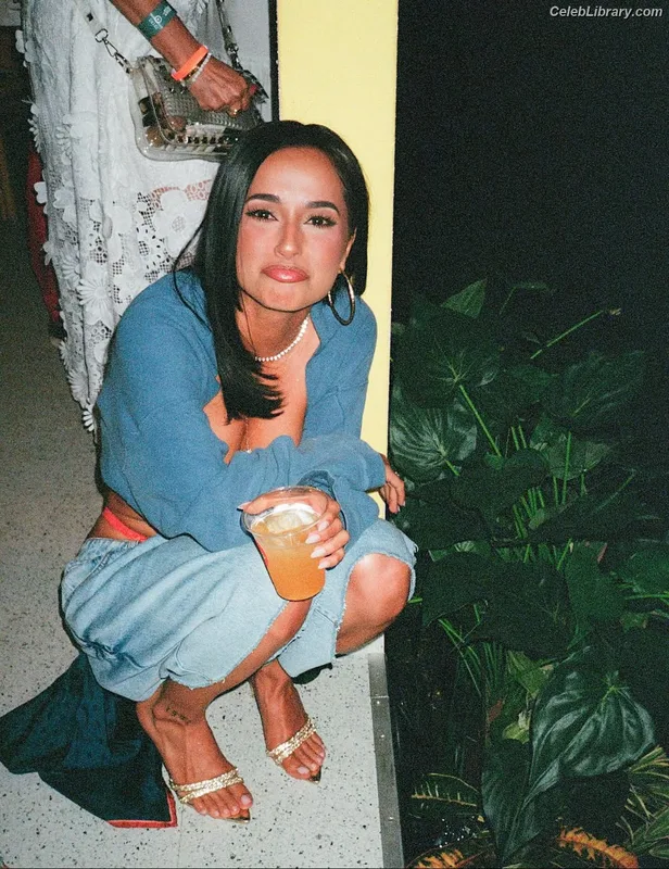 Becky G photo 22 of 806