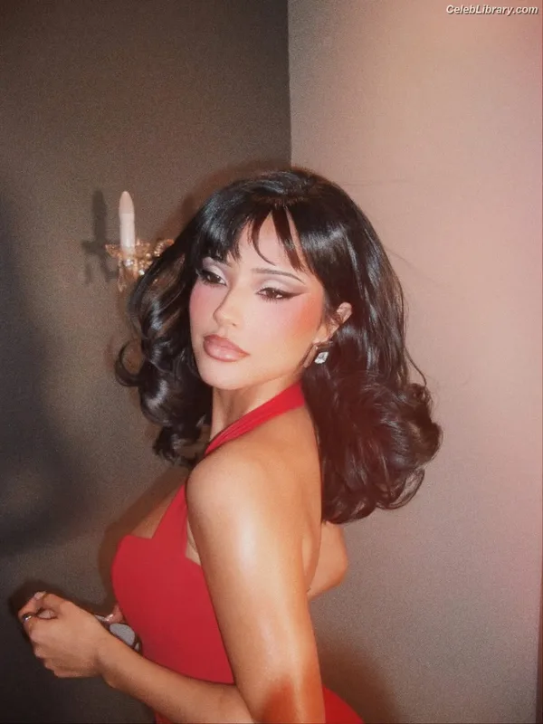 Becky G photo 3 of 806
