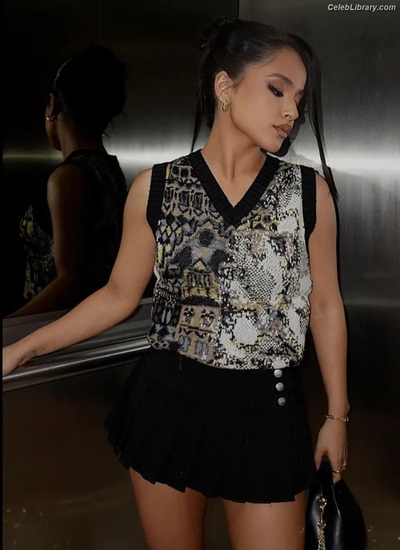 Becky G photo 9 of 806