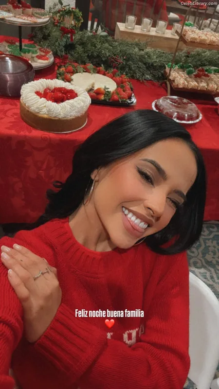 Becky G photo 1 of 806