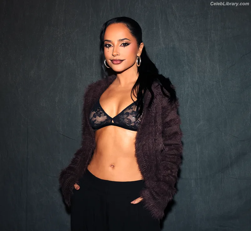 Becky G photo 2 of 806
