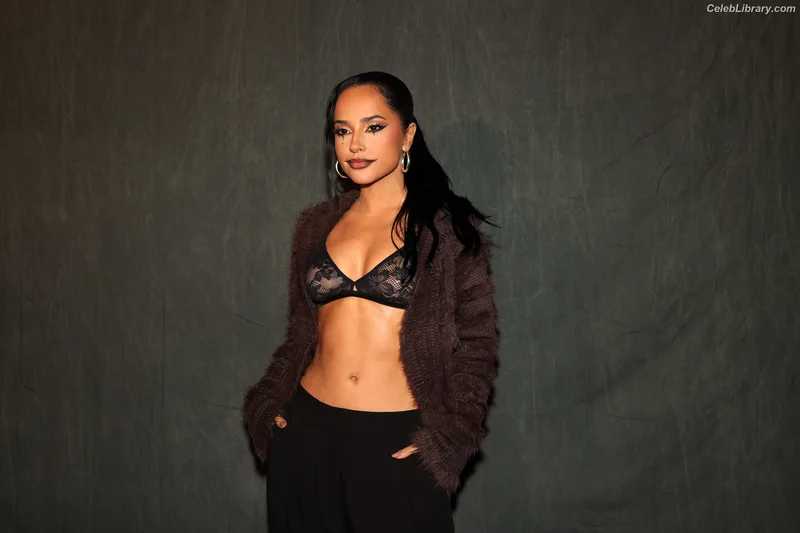 Becky G photo 5 of 806
