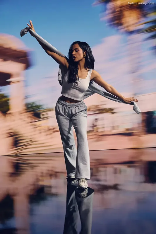 Becky G photo 15 of 806