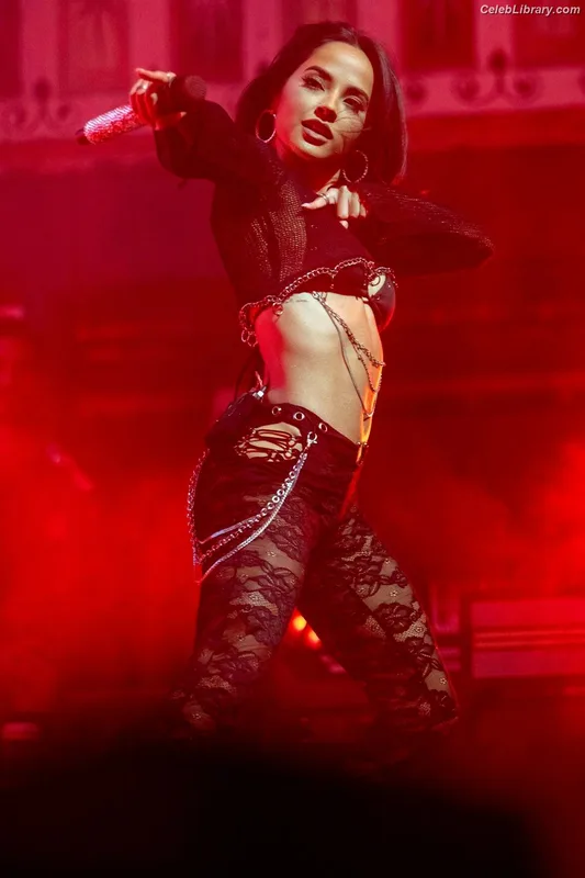 Becky G photo 13 of 806