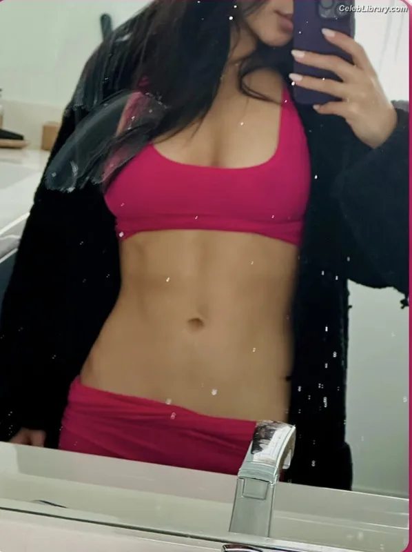 Becky G photo 7 of 806