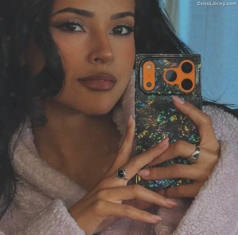 Becky G photo 10 of 806