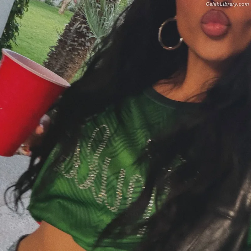 Becky G photo 11 of 806