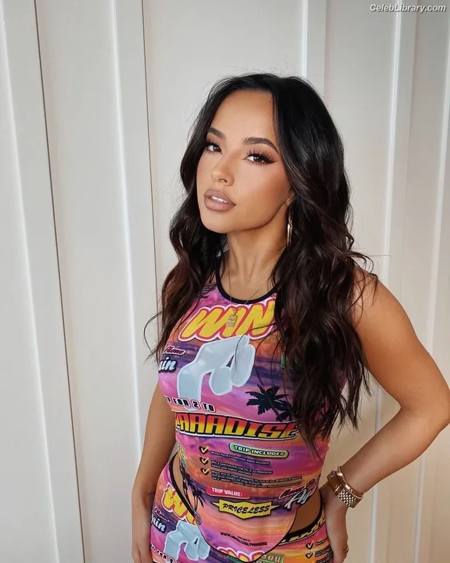 Becky G photo 13 of 806