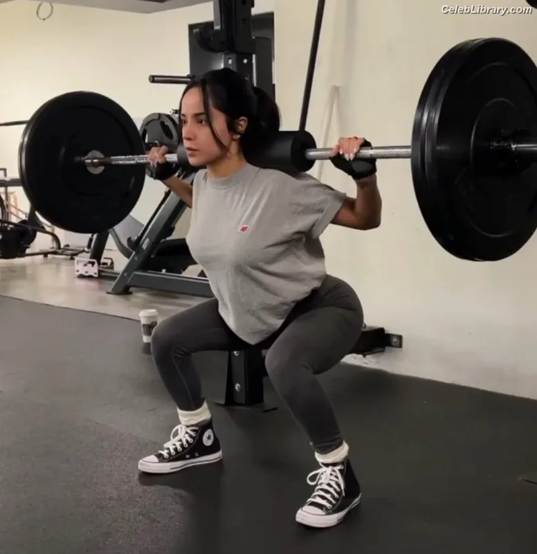 Becky G photo 2 of 806