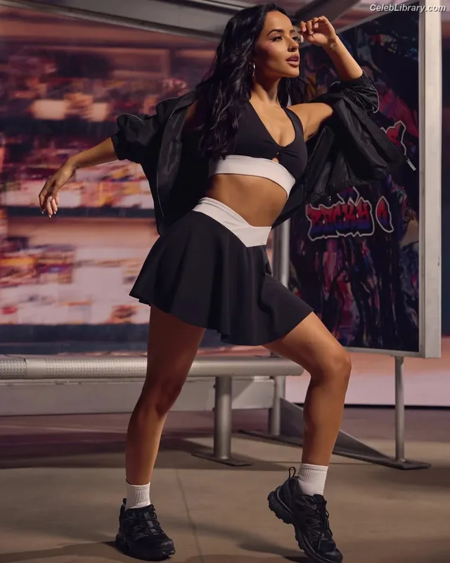 Becky G photo 5 of 806