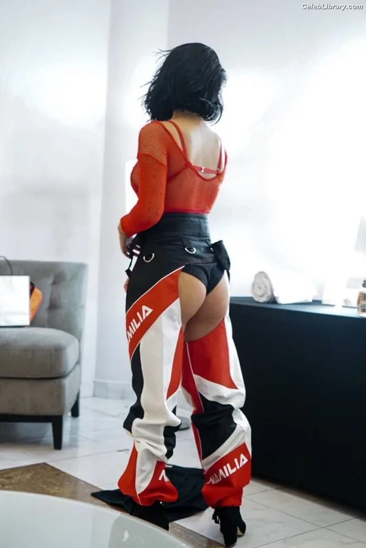 Becky G photo 3 of 806
