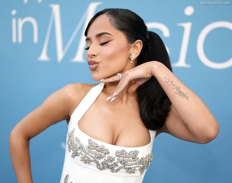 Becky G photo 9 of 806