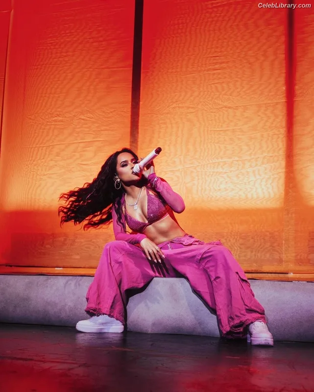 Becky G photo 19 of 806