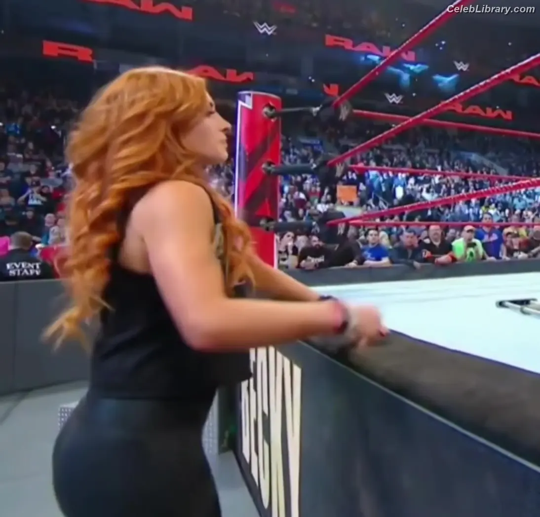 Becky Lynch photo 4 of 389