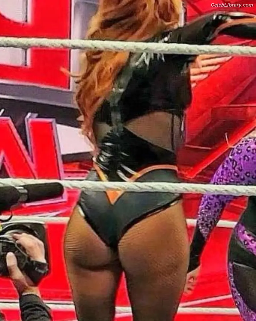 Becky Lynch photo 2 of 389