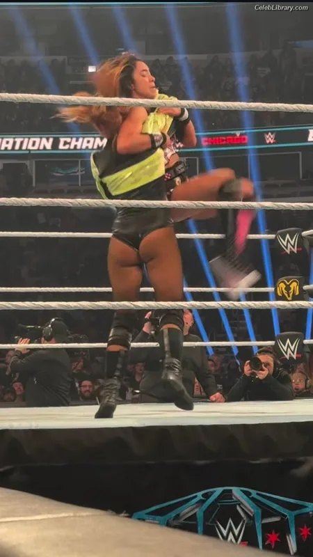 Becky Lynch photo 23 of 390