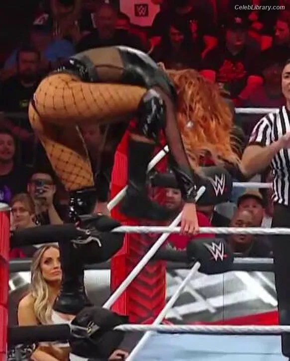 Becky Lynch photo 4 of 390