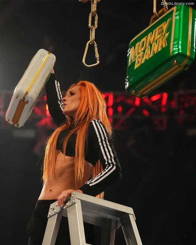 Becky Lynch photo 8 of 390