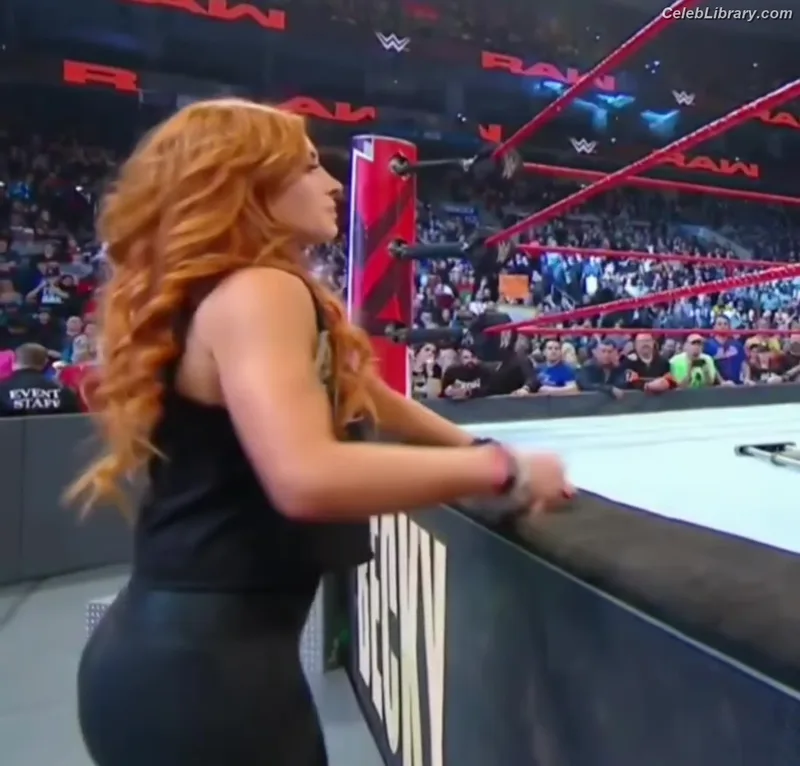 Becky Lynch photo 4 of 390
