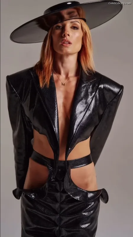Becky Lynch photo 16 of 390