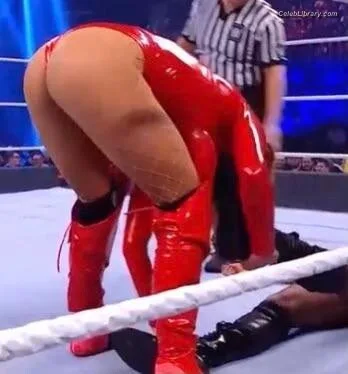 Becky Lynch photo 7 of 390